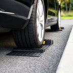 Randaco 2‑Stück rutschfeste Parkstopper‑Matten mit reflektierenden Streifen und Befestigungsschrauben für Garage und Einfahrt